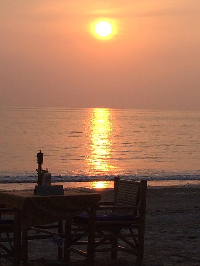 At Bangsak Resort Khao Lak Buitenkant foto