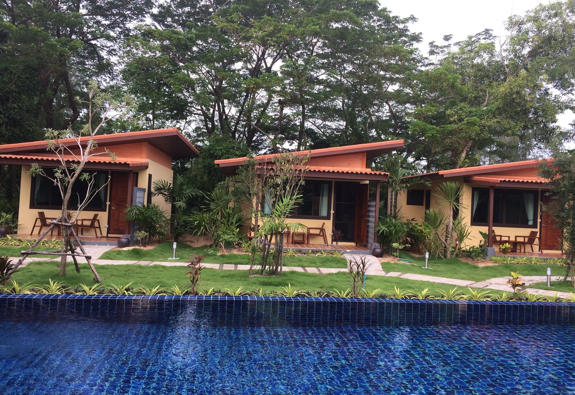 At Bangsak Resort Khao Lak Buitenkant foto