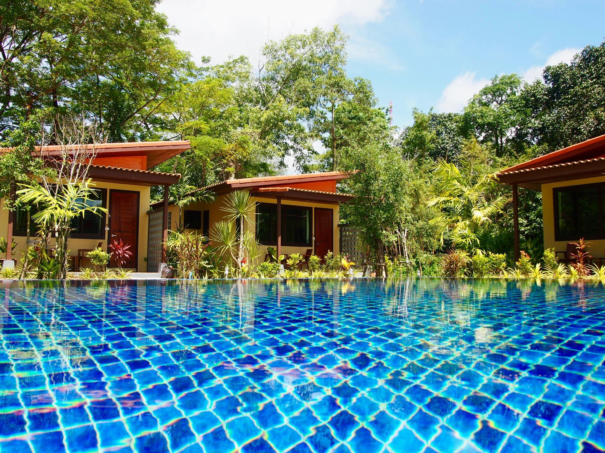 At Bangsak Resort Khao Lak Buitenkant foto