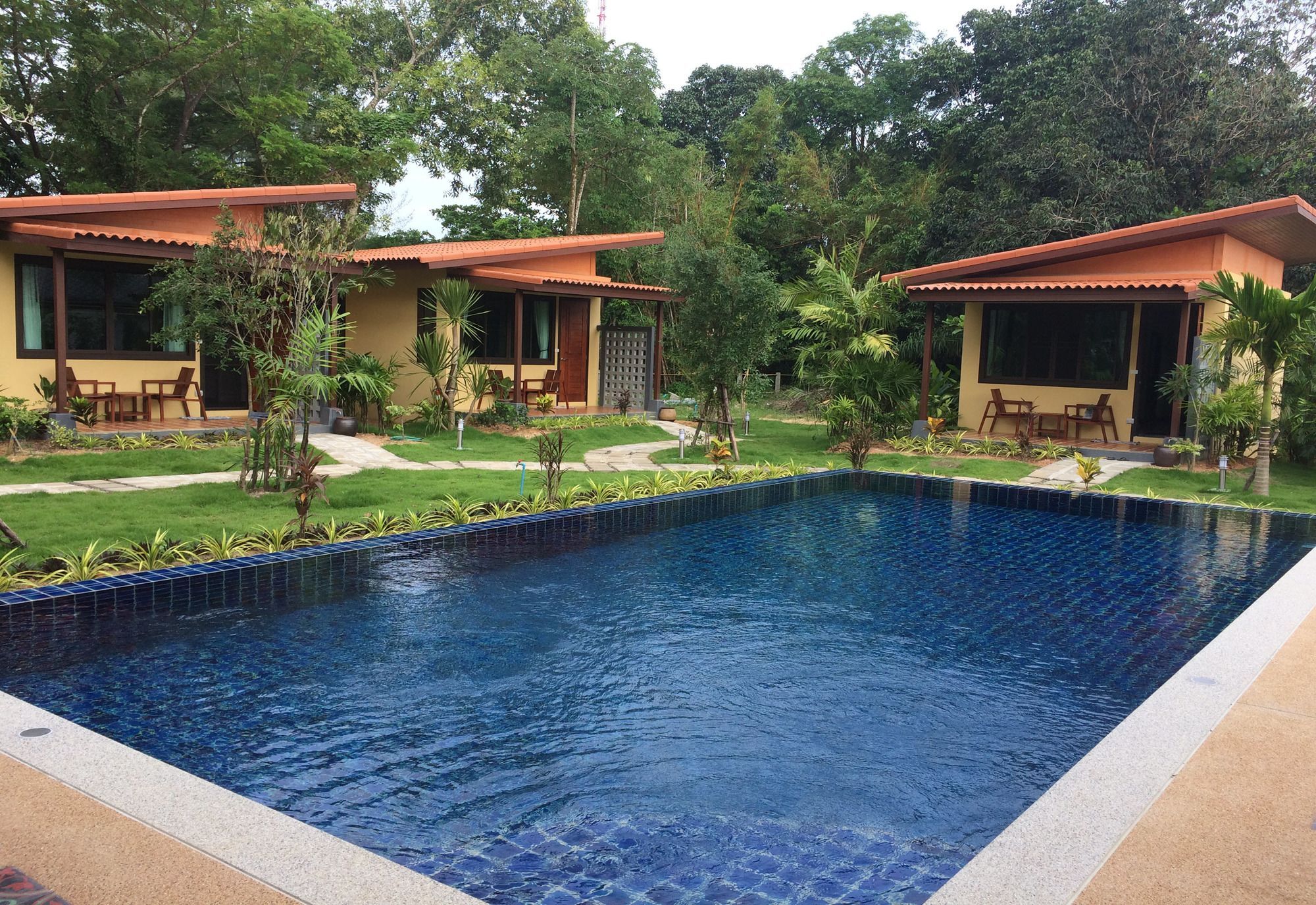 At Bangsak Resort Khao Lak Buitenkant foto
